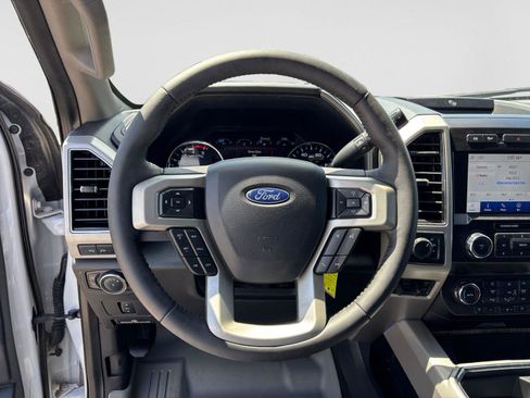 Used 2020 Ford F250 Lariat w/ Lariat Value Package AWD/4WD image 11