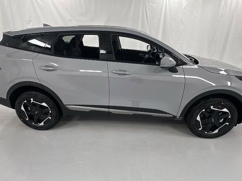 New 2026 Kia Sportage S image 2