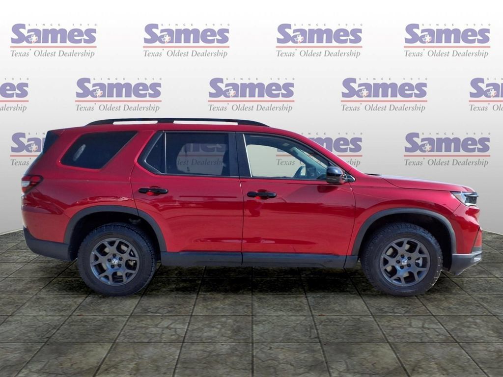 Certified 2025 Honda Pilot TrailSport image 8