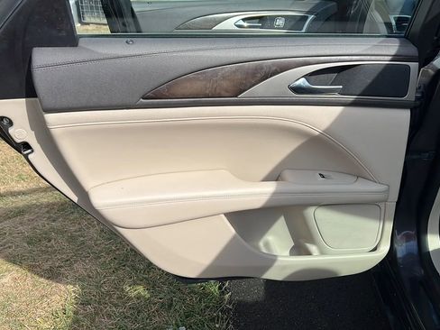 Used 2017 Lincoln MKZ Select w/ Select Plus Package image 11