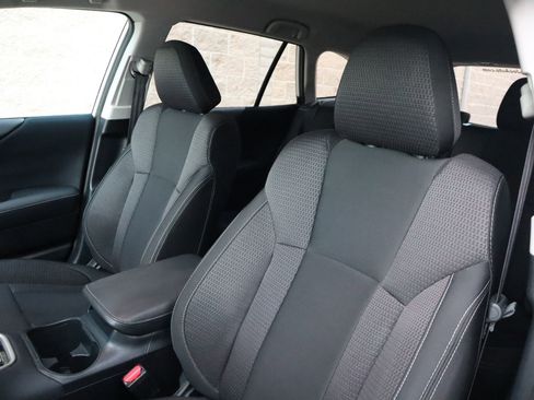 Used 2023 Subaru Outback Premium image 31