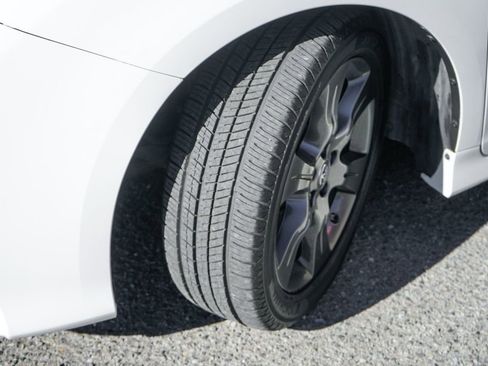 Used 2016 Toyota Sienna SE image 46