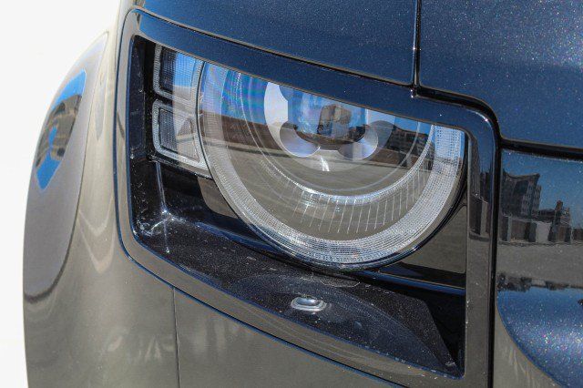 Certified 2024 Land Rover Defender 90 V8 AWD/4WD image 4
