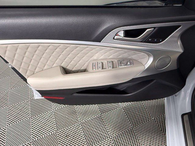 Used 2023 Genesis G70 3.3T w/ Sport Prestige Package RWD image 15