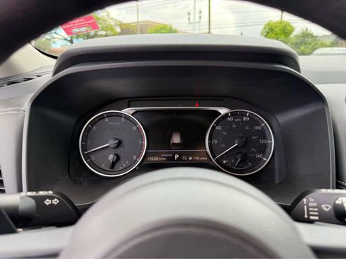 Used 2024 Nissan Rogue SV image 7