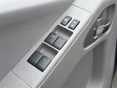 Used 2019 Nissan Frontier SV image 15