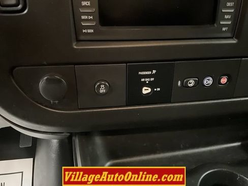 Used 2018 Chevrolet Express 2500 w/ Driver Convenience Package RWD image 18