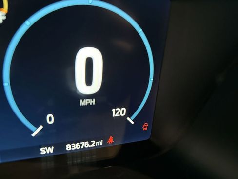 Used 2022 Ford F150 Lariat w/ Trailer Tow Package image 12