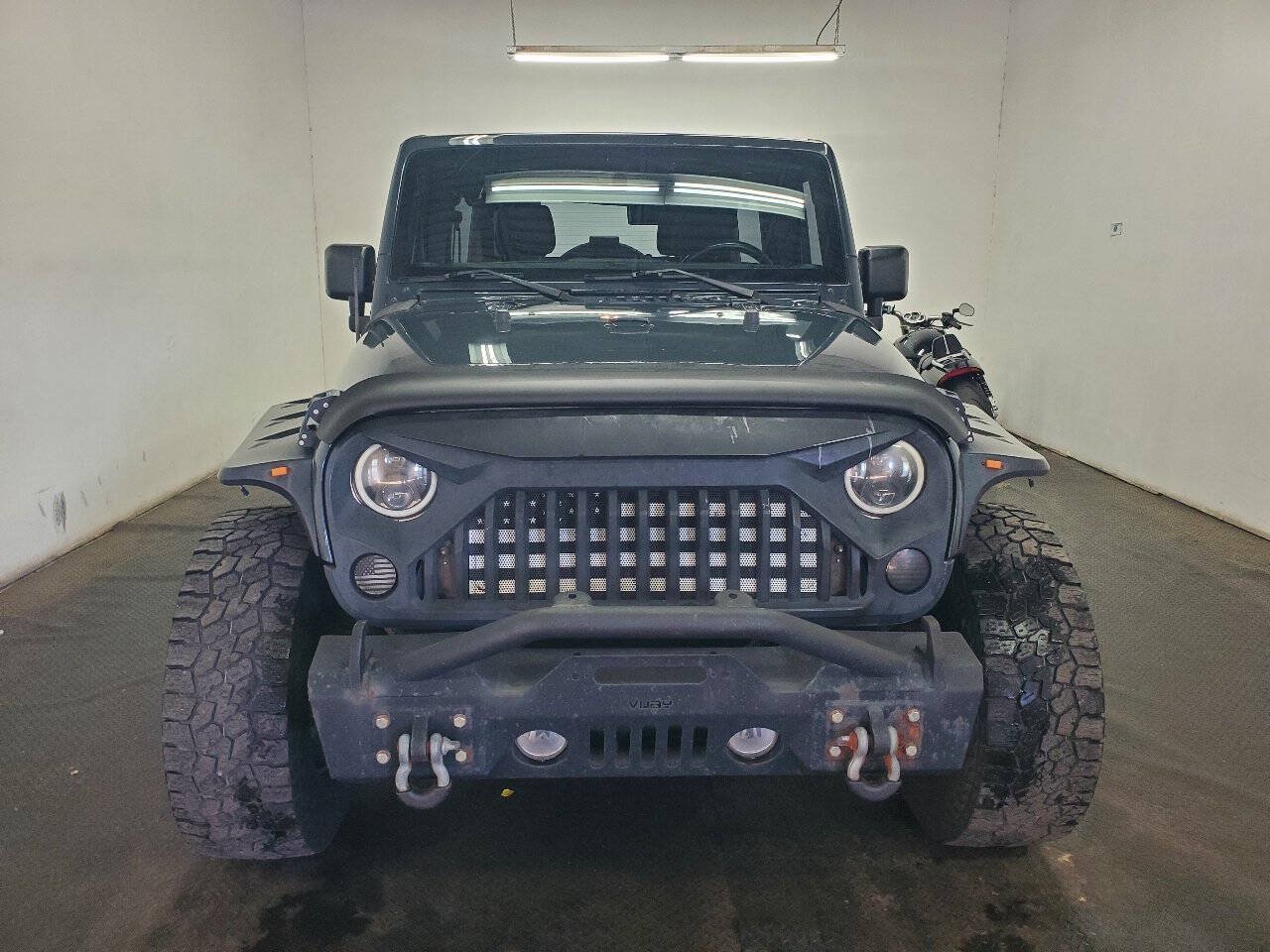 Used 2017 Jeep Wrangler Unlimited Sport w/ Connectivity Group AWD/4WD image 2