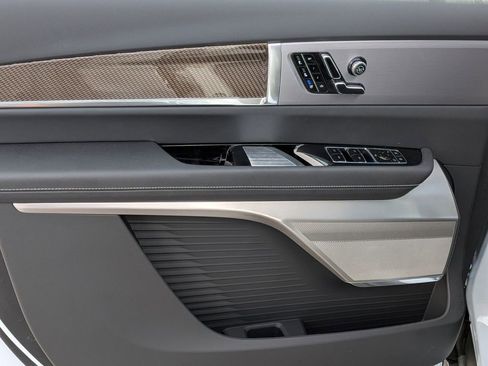 New 2026 Cadillac Vistiq Luxury image 19