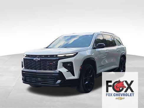 Certified 2024 Chevrolet Traverse RS FWD image 1