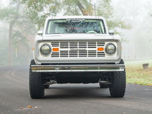 Used 2024 Ford Bronco Black Diamond AWD/4WD image 15