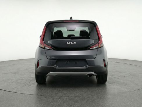 Used 2025 Kia Soul LX w/ LX Technology Package FWD image 7