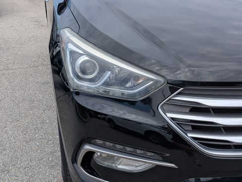 Used 2018 Hyundai Santa Fe Sport w/ 2.4L Value Package 02 FWD image 9