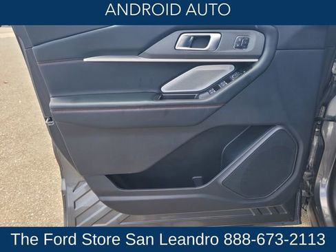 Used 2025 Ford Explorer ST image 19