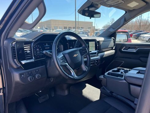 Used 2025 Chevrolet Silverado 1500 LT image 21