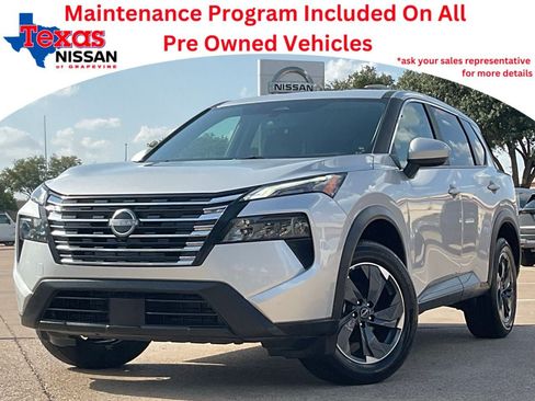 Used 2025 Nissan Rogue SV FWD image 1