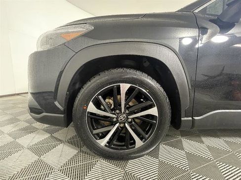 Used 2024 Toyota Corolla Cross AWD Hybrid w/ Convenience Package image 23