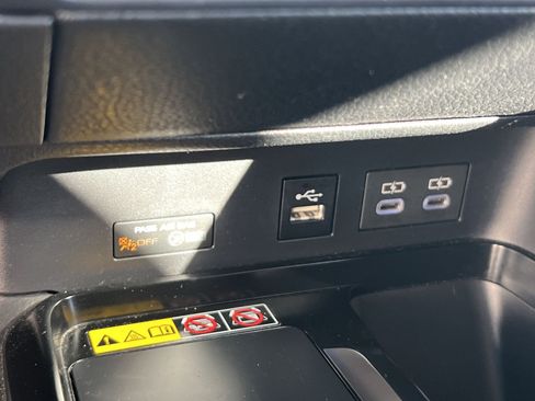 Used 2025 Toyota Camry LE FWD image 33