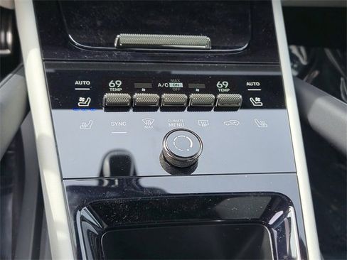 New 2025 Porsche Cayenne Turbo image 27