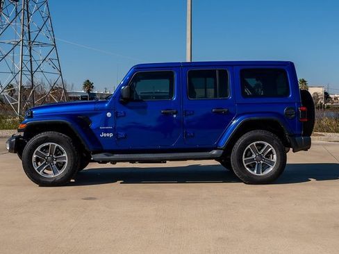 Used 2018 Jeep Wrangler Unlimited Sahara image 5