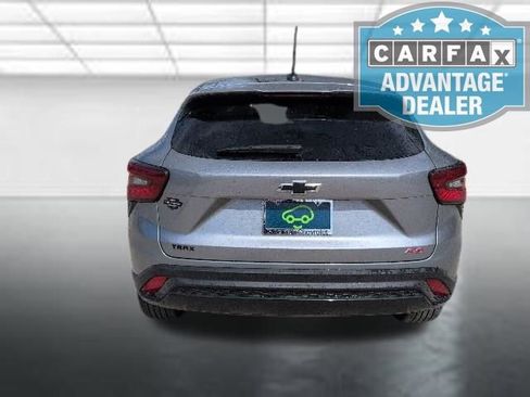 Used 2024 Chevrolet Trax RS FWD image 27