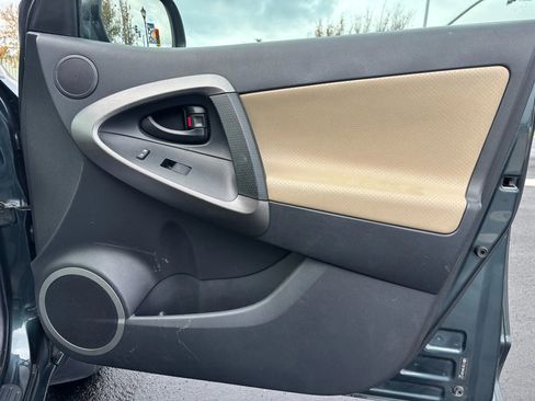 Used 2012 Toyota RAV4 Limited image 14