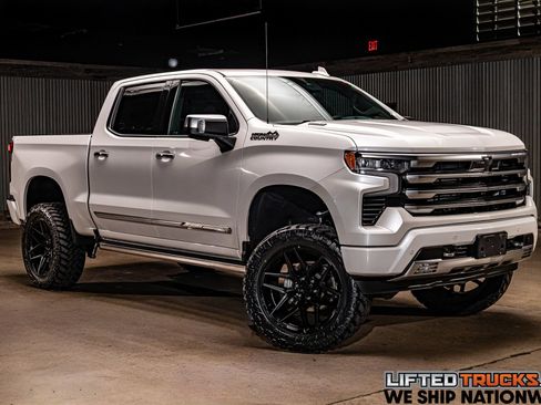 Used 2024 Chevrolet Silverado 1500 High Country w/ Technology Package AWD/4WD image 1