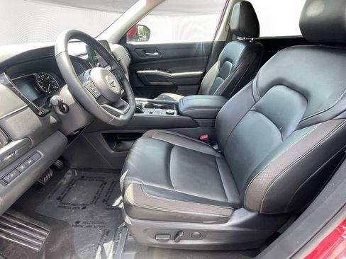 Used 2023 Nissan Pathfinder SL w/ Lighting Package (N92) AWD/4WD image 17