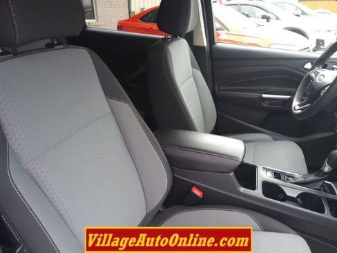 Used 2017 Ford Escape SE w/ Equipment Group 201A image 28