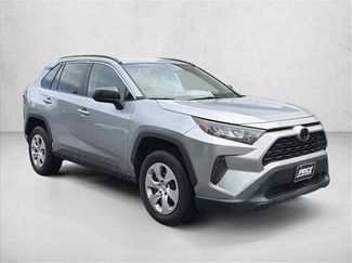 Used 2021 Toyota RAV4 LE AWD/4WD video 3