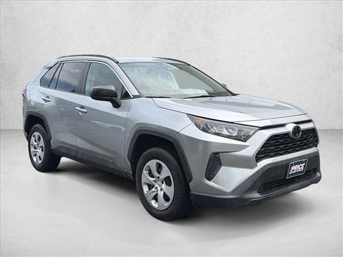 Used 2021 Toyota RAV4 LE AWD/4WD image 3