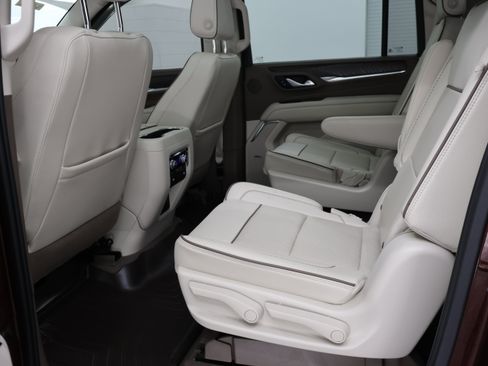 Used 2022 GMC Yukon XL Denali w/ Max Trailering Package AWD/4WD image 8