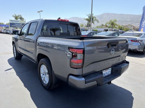 Used 2024 Nissan Frontier SV w/ SV Convenience Package RWD image 6
