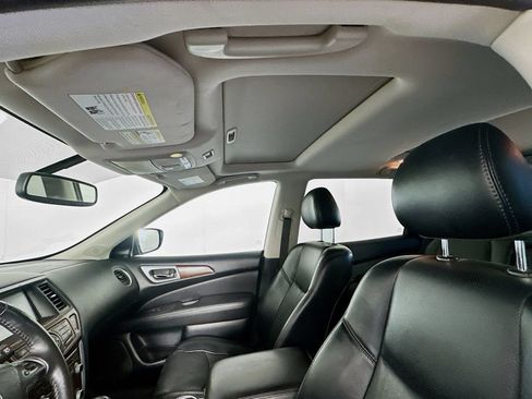 Used 2020 Nissan Pathfinder Platinum AWD/4WD image 22