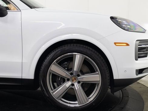 Used 2025 Porsche Cayenne image 11