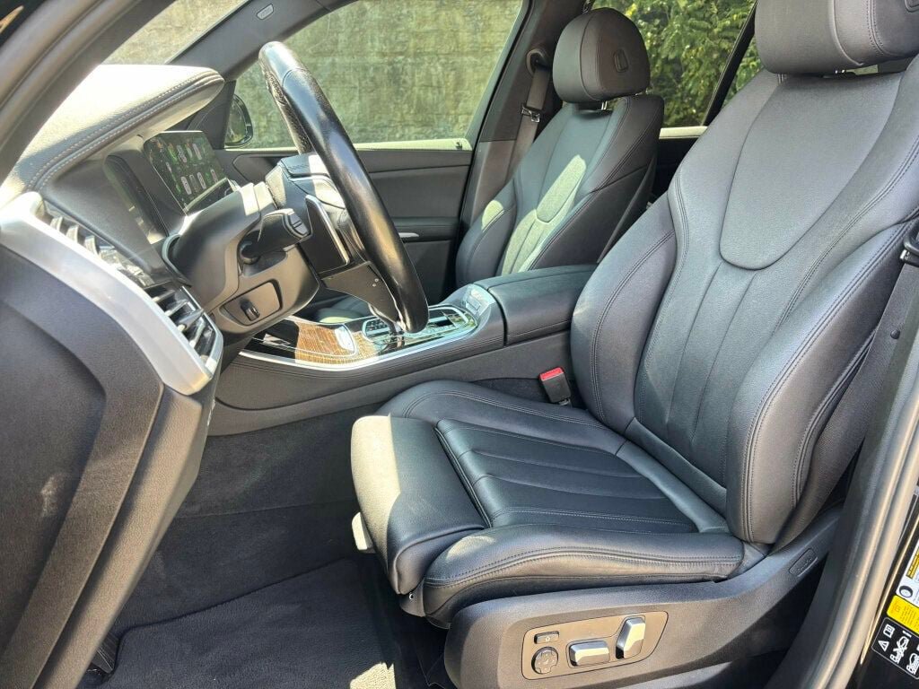 Used 2021 BMW X5 xDrive40i w/ Convenience Package AWD/4WD image 11