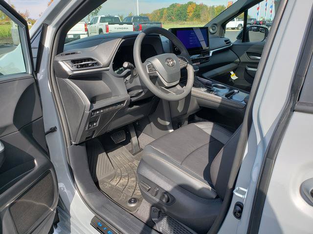 New 2026 Toyota Sienna XLE Woodland Edition AWD/4WD image 10