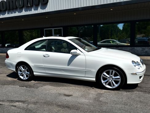 Used 2007 Mercedes-Benz CLK 350 2dr Coupe 3.5L image 3