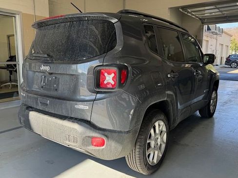Used 2022 Jeep Renegade Latitude image 8