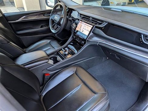 Used 2024 Jeep Grand Cherokee Limited 4xe image 4