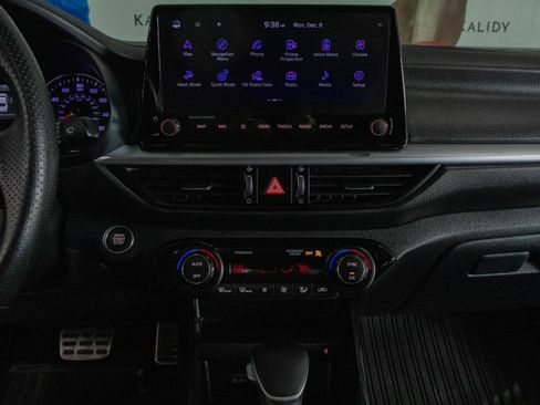 Used 2024 Kia Forte GT-Line w/ GT-Line Premium Package image 4