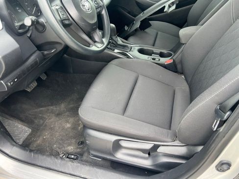 Used 2025 Toyota Corolla LE FWD image 29
