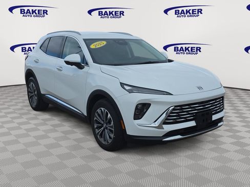 Used 2025 Buick Envision Preferred image 3