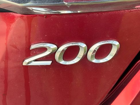 Used 2011 Chrysler 200 Touring FWD image 25