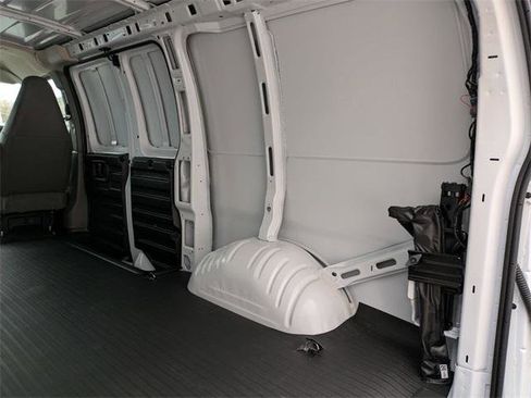 New 2025 Chevrolet Express 3500 w/ Driver Convenience Package image 21