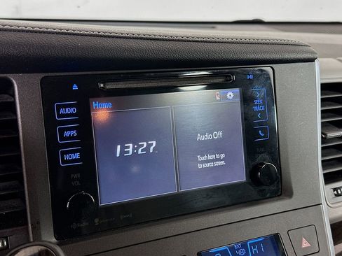 Used 2017 Toyota Sienna XLE image 15