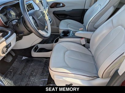 Used 2019 Chrysler Pacifica Limited w/ Advanced Safetytec Group