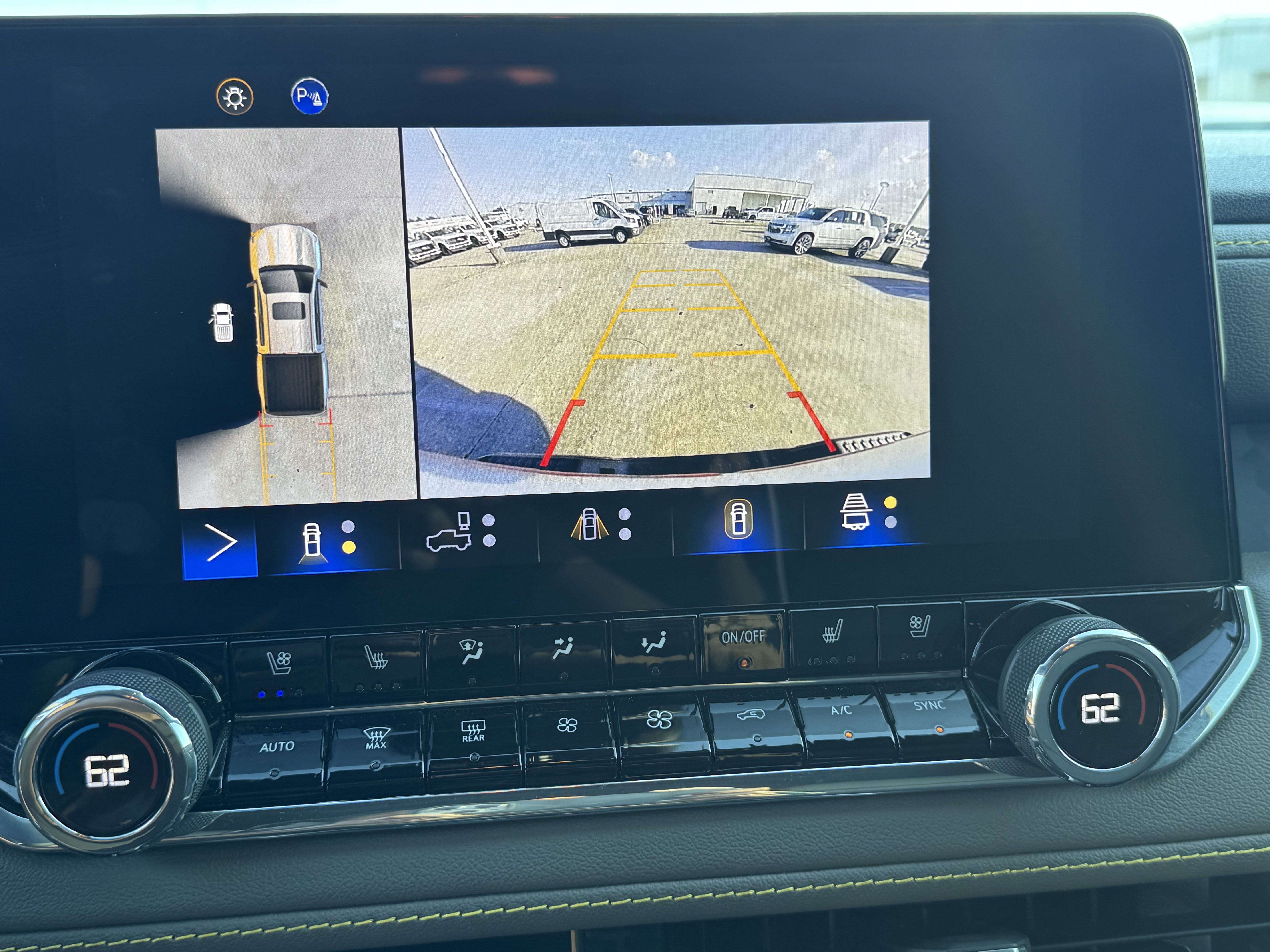 Used 2024 Chevrolet Colorado ZR2 w/ ZR2 Convenience Package III AWD/4WD image 25