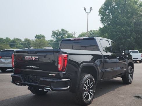 Used 2025 GMC Sierra 1500 AT4 w/ Technology Package AWD/4WD image 5